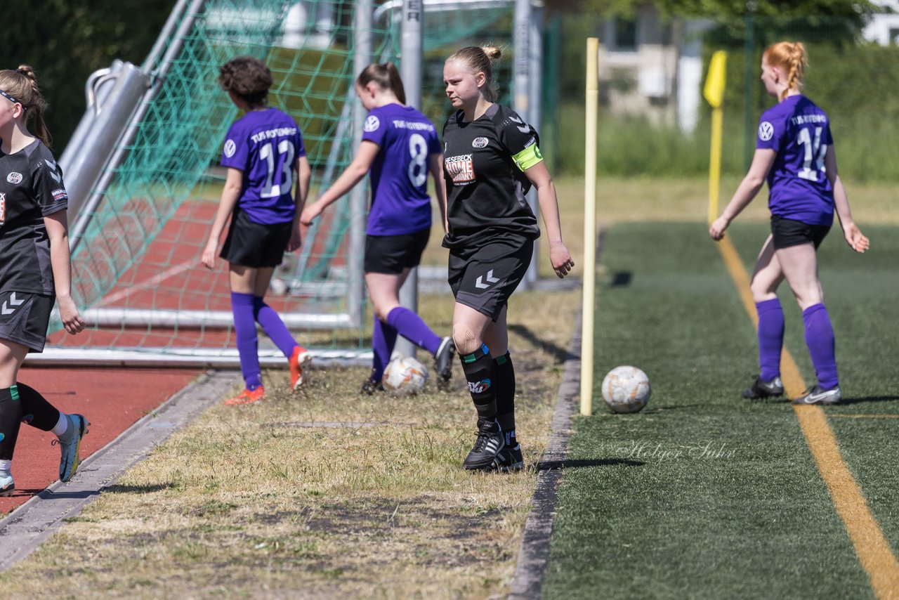 Bild 102 - wBJ SV Henstedt Ulzburg - TuS Rotenhof : Ergebnis: 12:0